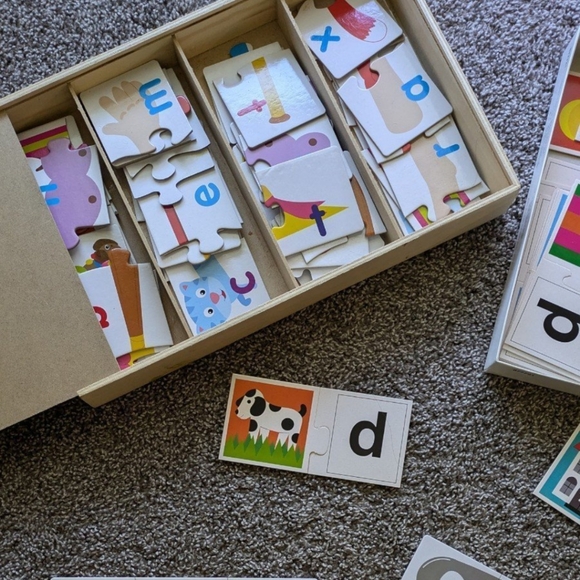 Letter Matching ABC Ravensburger Spelling Puzzle Set - Picture 3 of 7